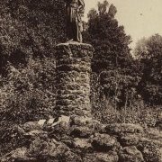 Détail d'une carte postale de la Statue de saint Judicaël de la Grotte de (...)