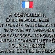 Stèle commémorative de l'armée polonaise à Coëtquidan