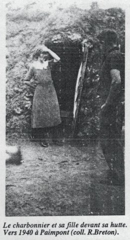 Charbonnier et sa fille en forêt de Paimpont vers 1940
