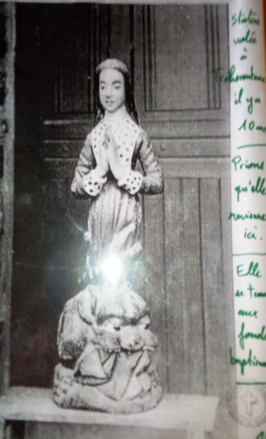 Statue de sainte Marguerite de l'église de Tréhorenteuc