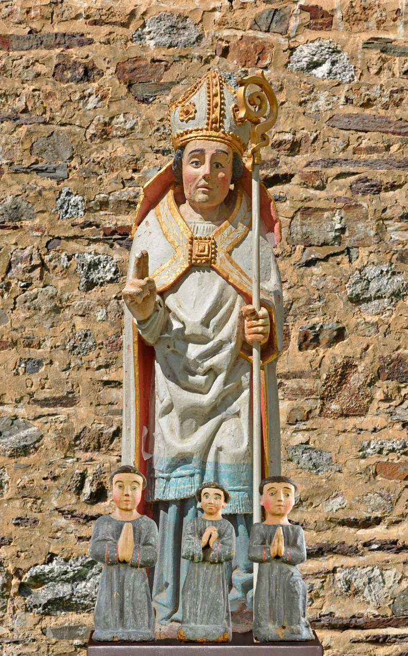 Statue des trois anges de la chapelle Saint-Nicolas de Guer 